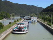csm_Schiffe_in_Schleuse_Jochenstein_c6960bf73f